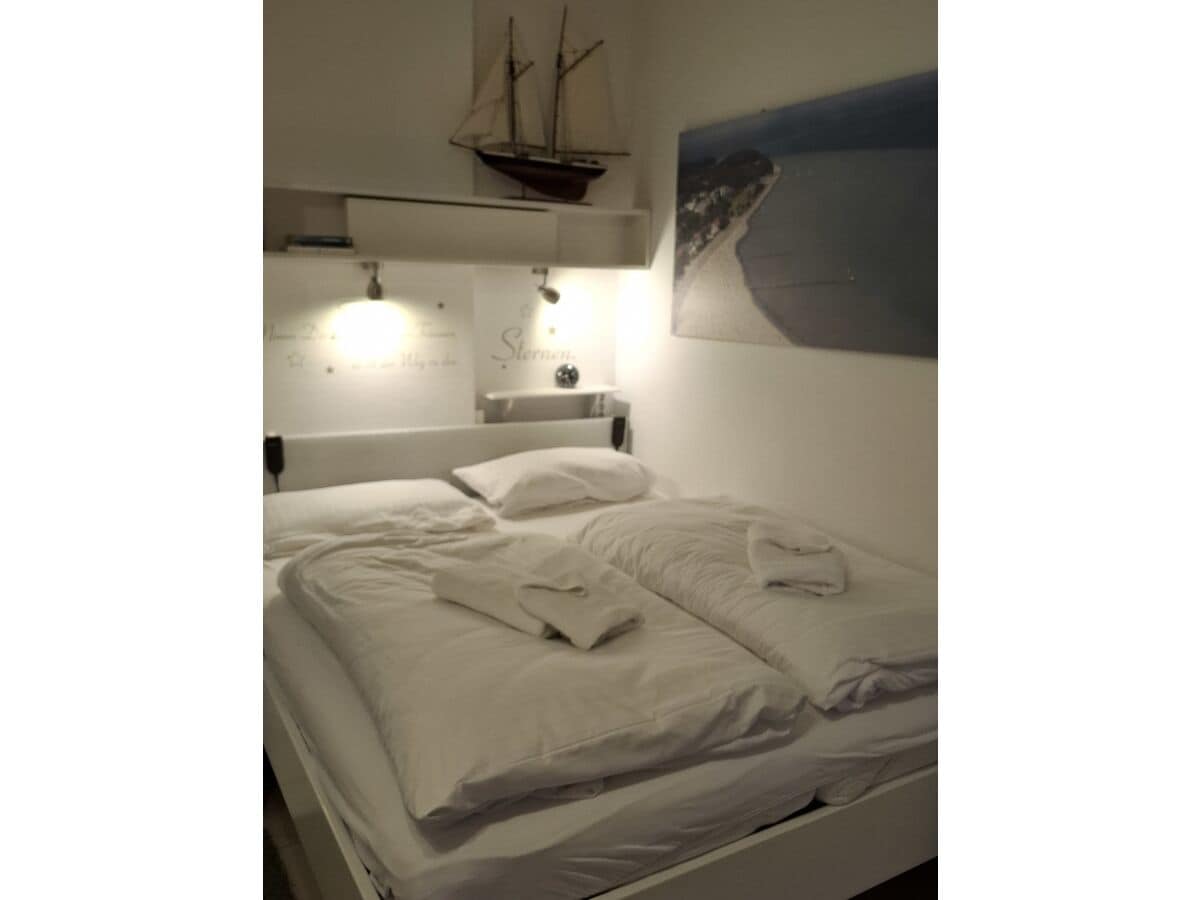 gemütliches Doppelbett