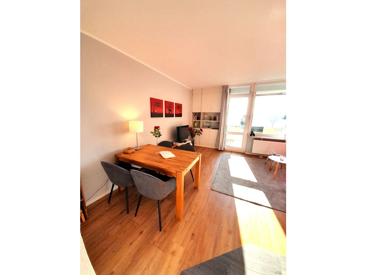 Schöner Essplatz mit Blick auf die Ostsee