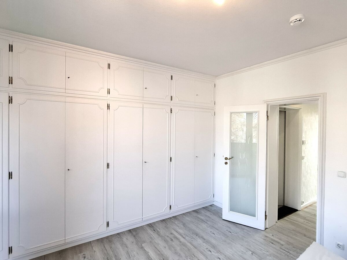 großer Schlafzimmerschrank