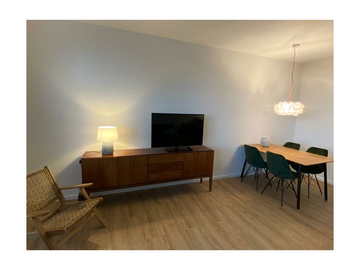 Sideboard mit Smart-TV